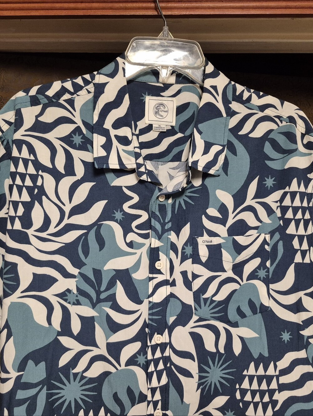 O'Neill Men's Navy and Light Blue Tropical Button-Down Shirt